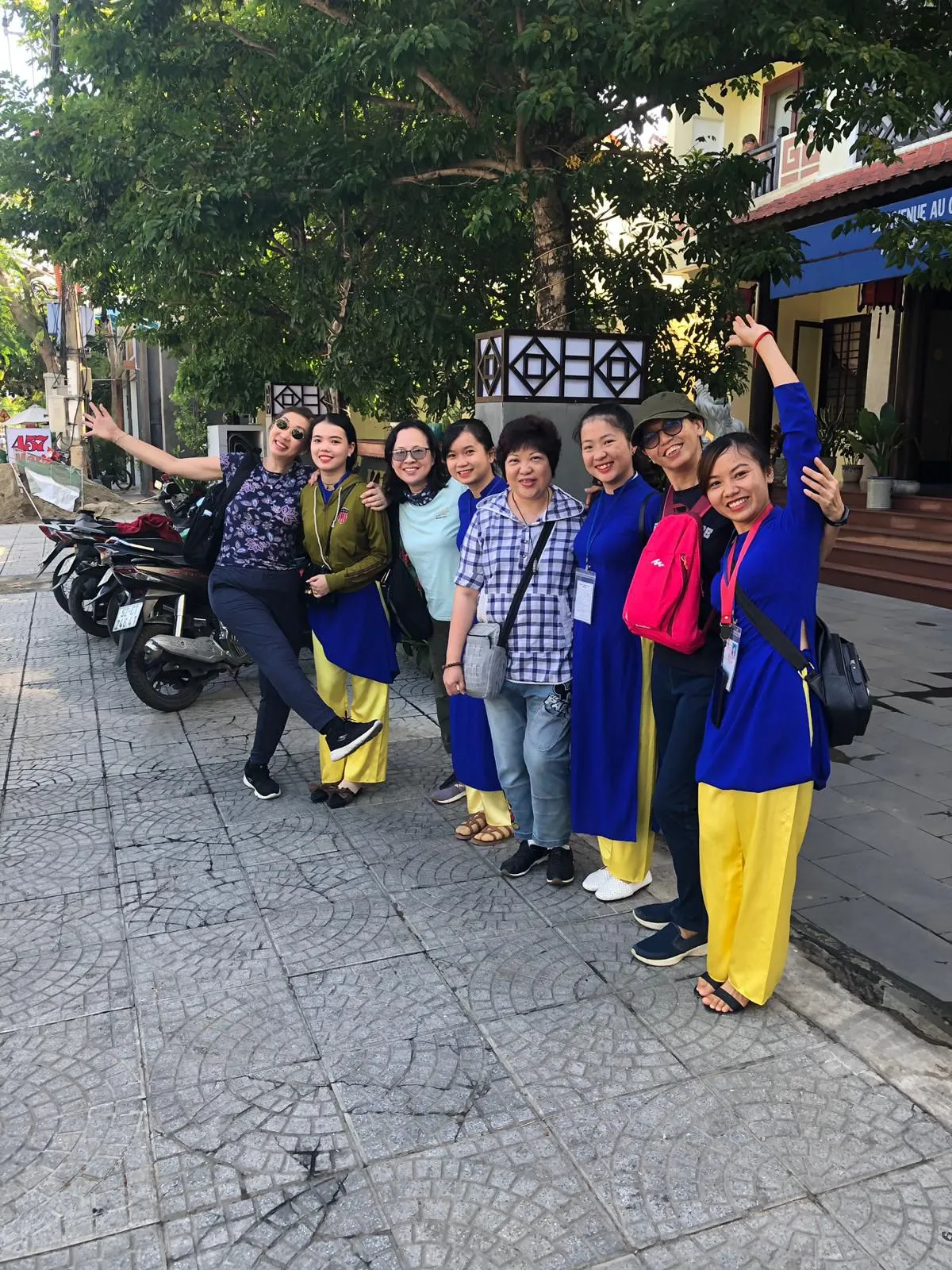 Best Hoi An shopping tour: tailor shops, incense houses and boutique shopping with Ao Dai riders